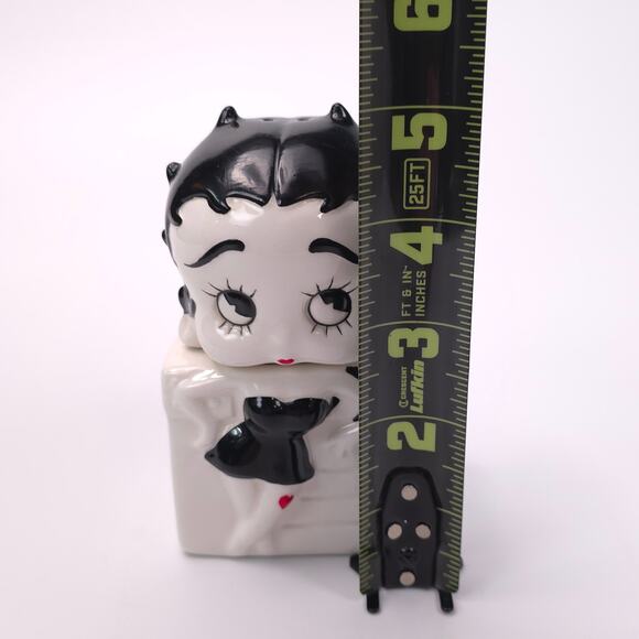 Betty Boop 1995 Ceramic Salt and Pepper Shaker with Removable Head - Picture 11 of 13